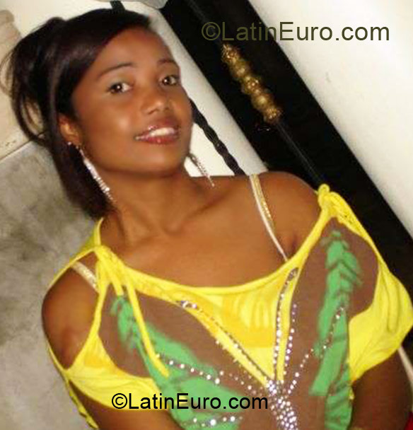 Date this fun Dominican Republic girl Liz Marlyn from Puerto Plata DO3648