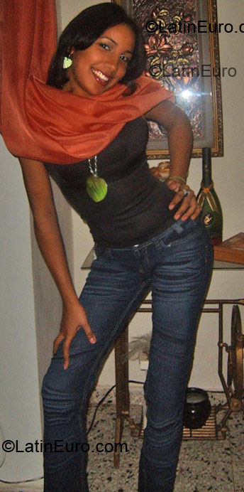 Date this passionate Dominican Republic girl Yolanda from La Vega DO3772