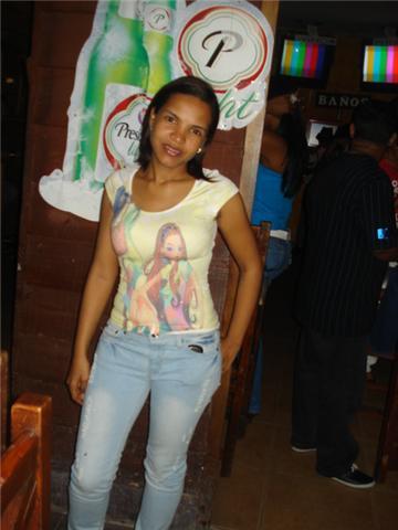 Date this voluptuous Dominican Republic girl Yessi from Santo Domingo DO3973