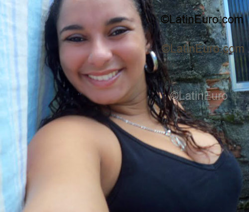 Date this charming Brazil girl Dayana from Recife BR2846