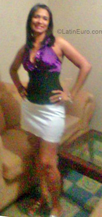 Date this stunning Dominican Republic girl Lucilenia from Santo Domingo VC3
