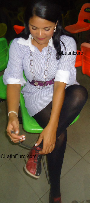 Date this hot Brazil girl Regina Lucia from Goiania BR5474