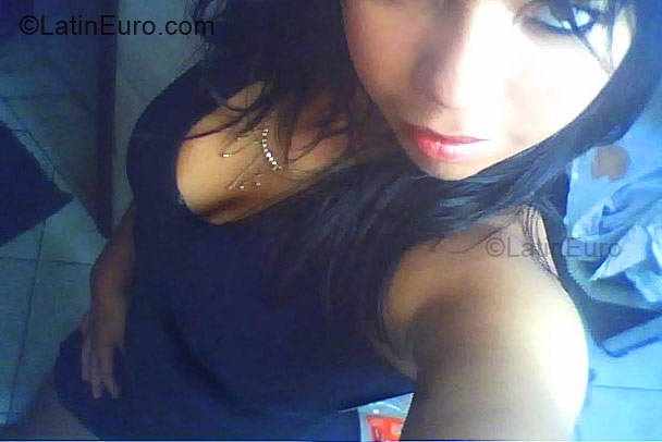 Date this young Brazil girl Viviane from Salvador BR2976