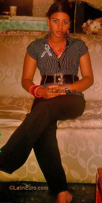 Date this young Dominican Republic girl Wendy from Bonao DO4176