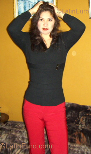 Date this nice looking Peru girl Annia from Lima PE270