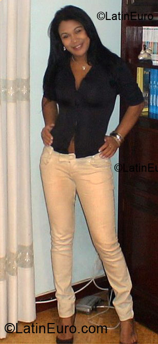 Date this voluptuous Brazil girl Priscila Caroline from Belo Horizonte BR3074