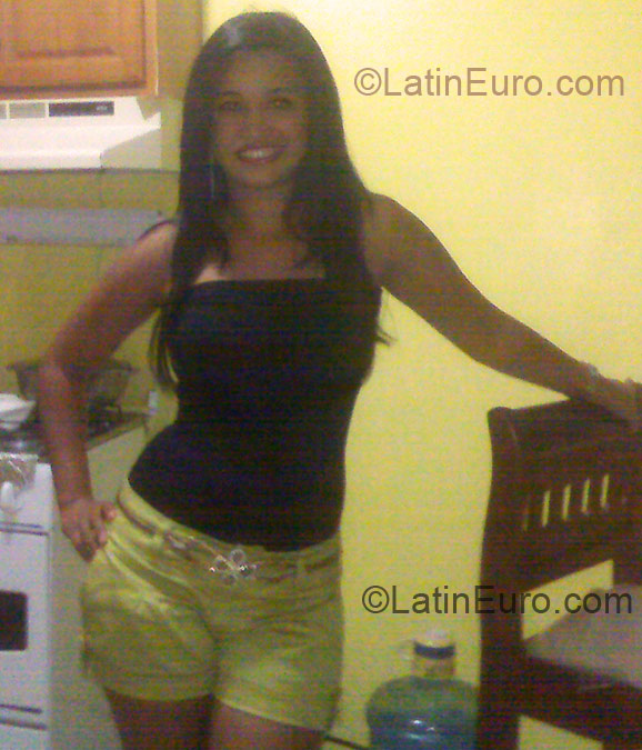 Date this beautiful Dominican Republic girl Venus from Santo Domingo DO4337