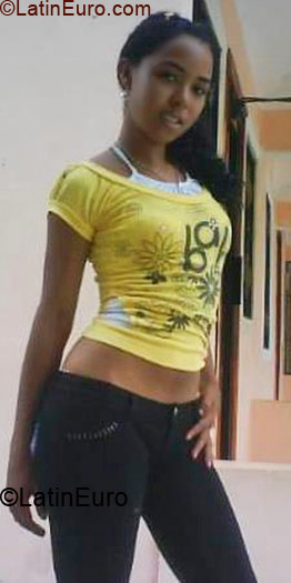 Date this funny Dominican Republic girl Jazmin from Santo Domingo DO4380