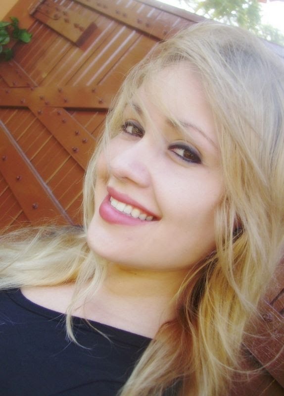 Date this foxy Brazil girl Sophia-01 from Rio De Janeiro BR3912