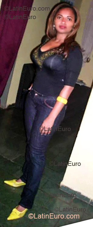 Date this pretty Brazil girl Keila from Goiania BR5773