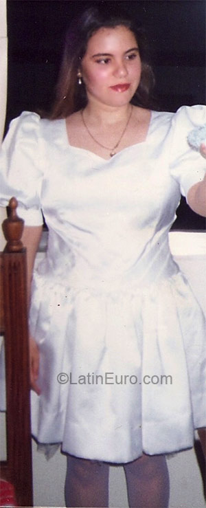 Date this good-looking Brazil girl Fernanda from Angra Dos Reis BR3211