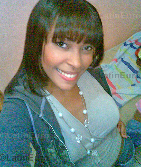 Date this foxy Brazil girl Thai from Nova Iguacu BR4093