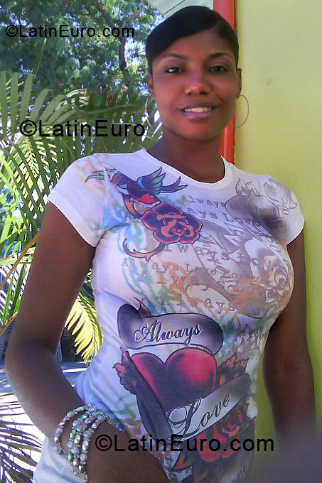 Date this exotic Dominican Republic girl Johanny from Montecristi DO5842