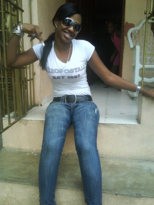 Date this hard body Dominican Republic girl Carolin JIMENEZ from Santo Domingo DO4602