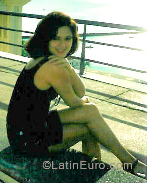Date this attractive Brazil girl Maria from Salvador BR6219