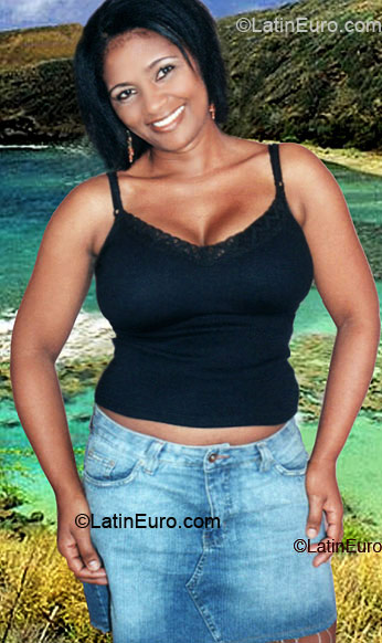 Date this hard body Brazil girl Rita from Camacari BR5499