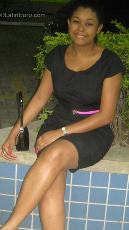 Date this happy Brazil girl Sandra from Vitória BR3455