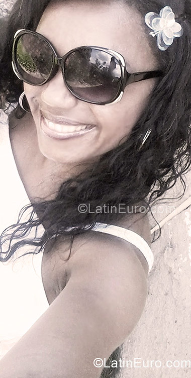 Date this voluptuous Brazil girl Maryah from Niteroi BR3491