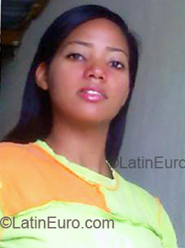 Date this attractive Dominican Republic girl Madeline from Santo Domingo DO5037