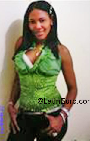Date this sultry Dominican Republic girl Jade from Santo Domingo DO5137