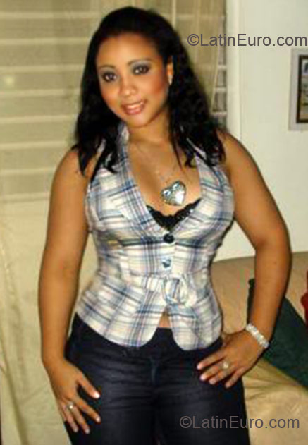 Date this charming Dominican Republic girl Glenys from Santo Domingo DO5139