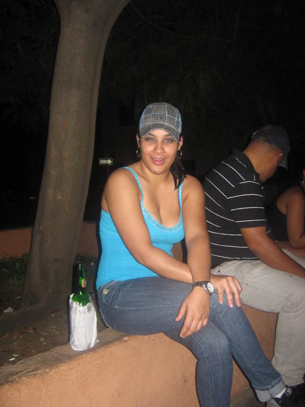 Date this sultry Dominican Republic girl Leslie from Santiago DO5223