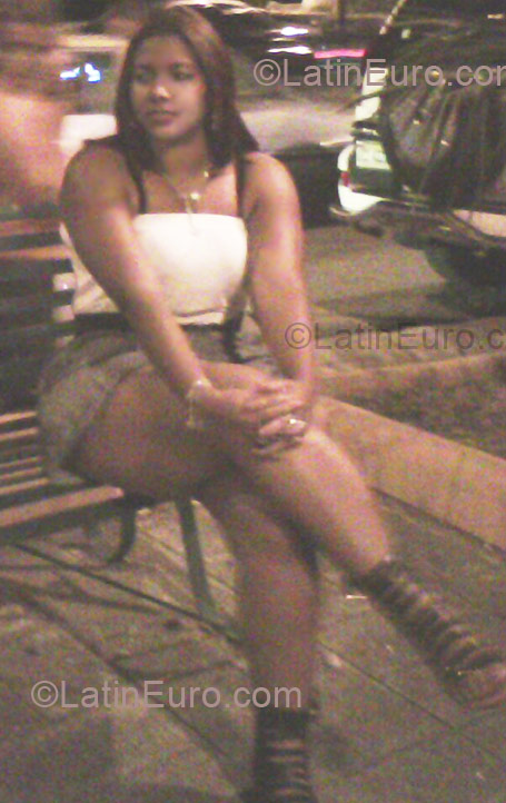 Date this charming Dominican Republic girl Belgica from Santo Domingo DO5234