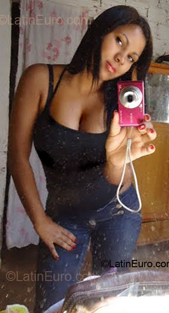 Date this funny Brazil girl Solange Caroline from Mongagua BR3800