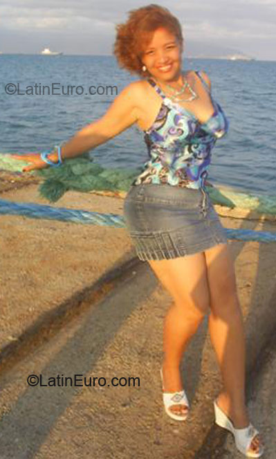 Date this passionate Dominican Republic girl Yosana from Barahona DO5355