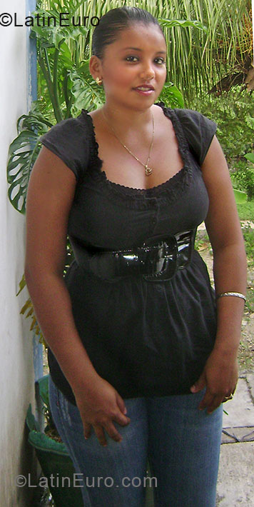 Date this tall Honduras girl Karina Lizeth from Potrerillos HN245