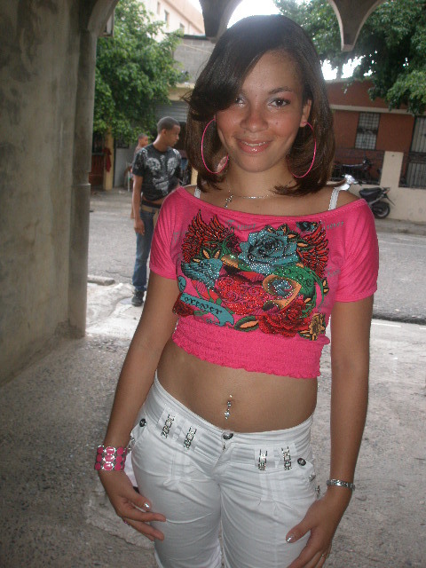 Date this stunning Dominican Republic girl Yolenny from Santiago DO5402