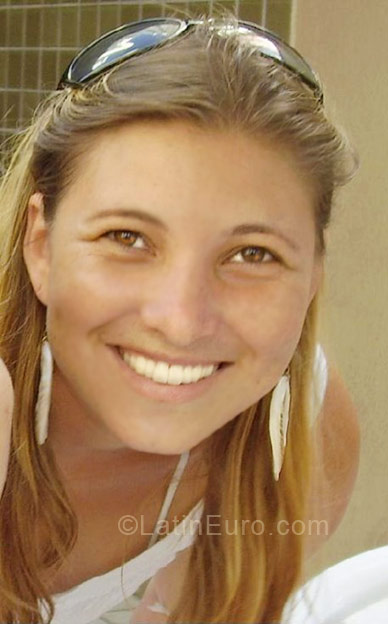 Date this nice looking Brazil girl Alycinhaa from Rio De Janeiro BR3867