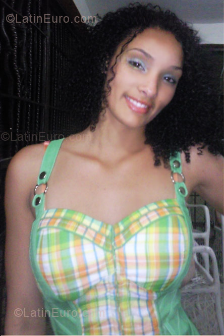 Date this fun Dominican Republic girl Leidy from Jarabacoa DO5409