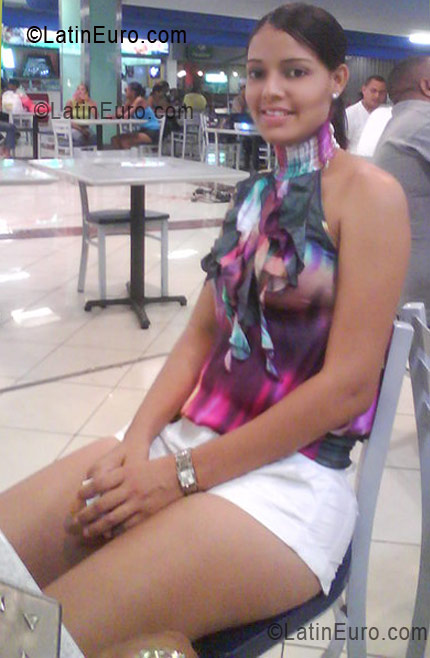 Date this attractive Dominican Republic girl Dahiana from Santiago DO5475