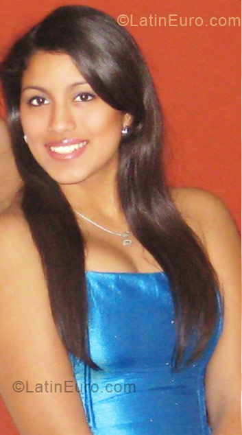 Date this georgeous Peru girl Maria Laura from Piura PE393