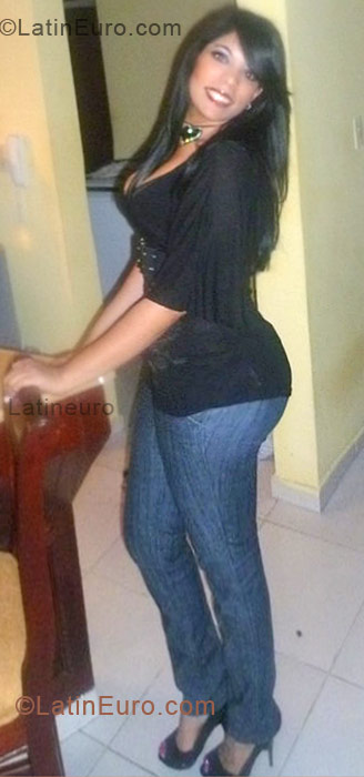 Date this tall Dominican Republic girl Carina from Santiago DO5512