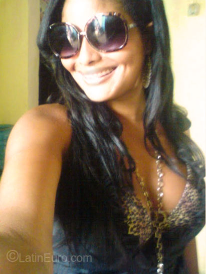 Date this sultry Brazil girl Jeany from Salvador BR4004