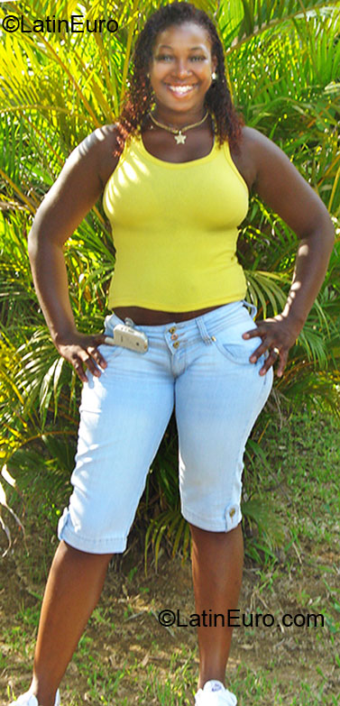 Date this foxy Brazil girl Rejane from Rio De Janeiro BR4040