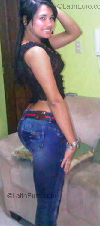 Date this passionate Dominican Republic girl Rocely from Santo Domingo DO6997