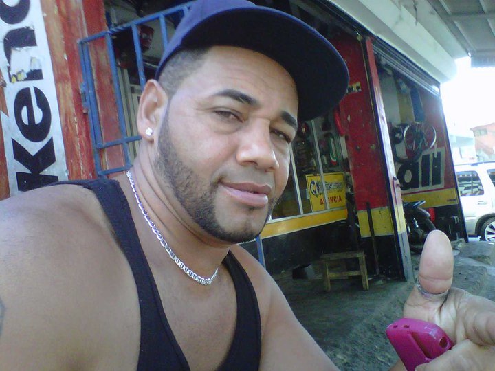 Date this tall Dominican Republic man Franklin from Santo Domingo DO5631
