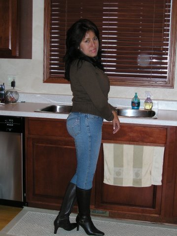 Date this lovely United States girl Cecilia from Phoenix US8346