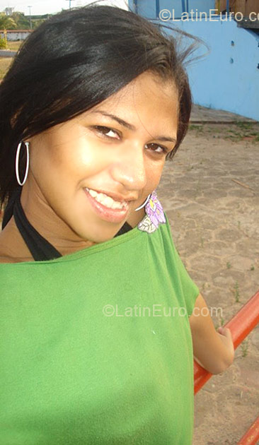 Date this happy Brazil girl Suene from Rio de Janeiro BR4145