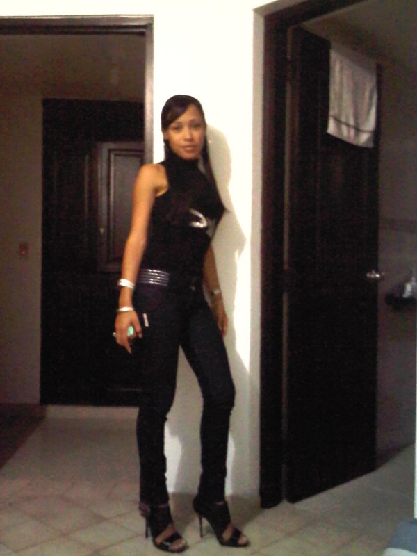 Date this athletic Dominican Republic girl Lina from Santo Domingo DO5704