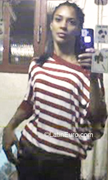 Date this hard body Brazil girl Marcia Cristina from Macae BR4285