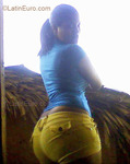 attractive Dominican Republic girl Esmeralda from Santiago DO5875