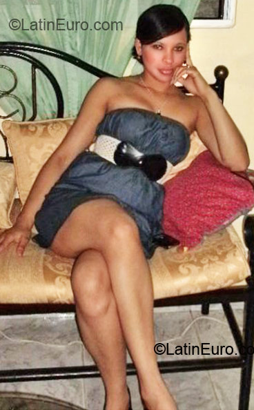 Date this georgeous Dominican Republic girl Erika from Santiago DO5892