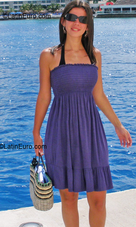 Date this cute Peru girl Daniella from Lima PE1078