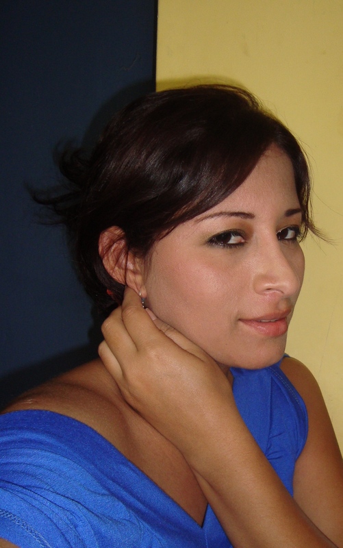 Date this hard body Ecuador girl YESIKA14 from Ecuador EC68