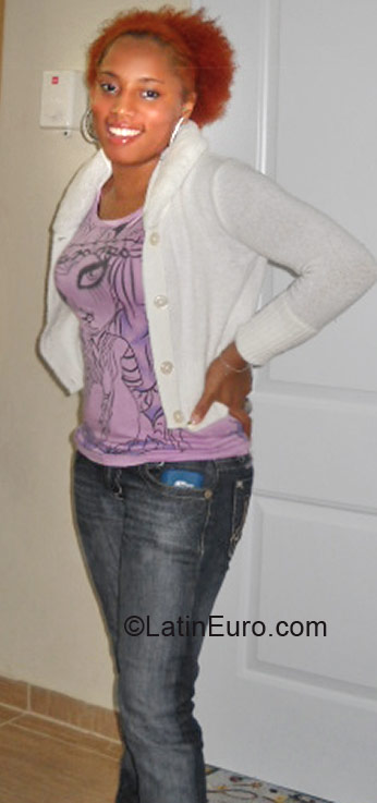 Date this voluptuous Dominican Republic girl Angelis from Santo Domingo DO5985