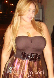 Date this hard body Dominican Republic girl Yhamell from Santiago DO6035